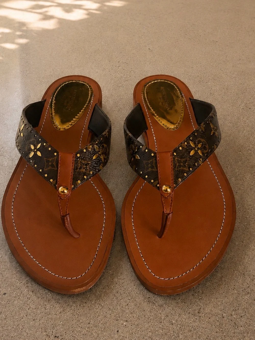Louis Vuitton Monogram Thong Sandals Brown Leather Flip Flops Size 38 Italy